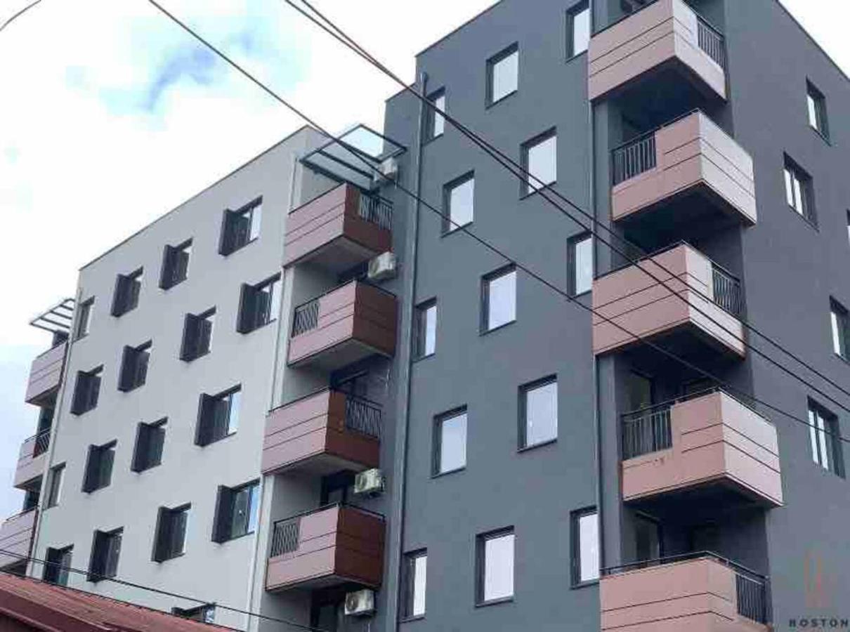 Ira'S 2 Bedroom Central Place With Private Parking Escópia Exterior foto