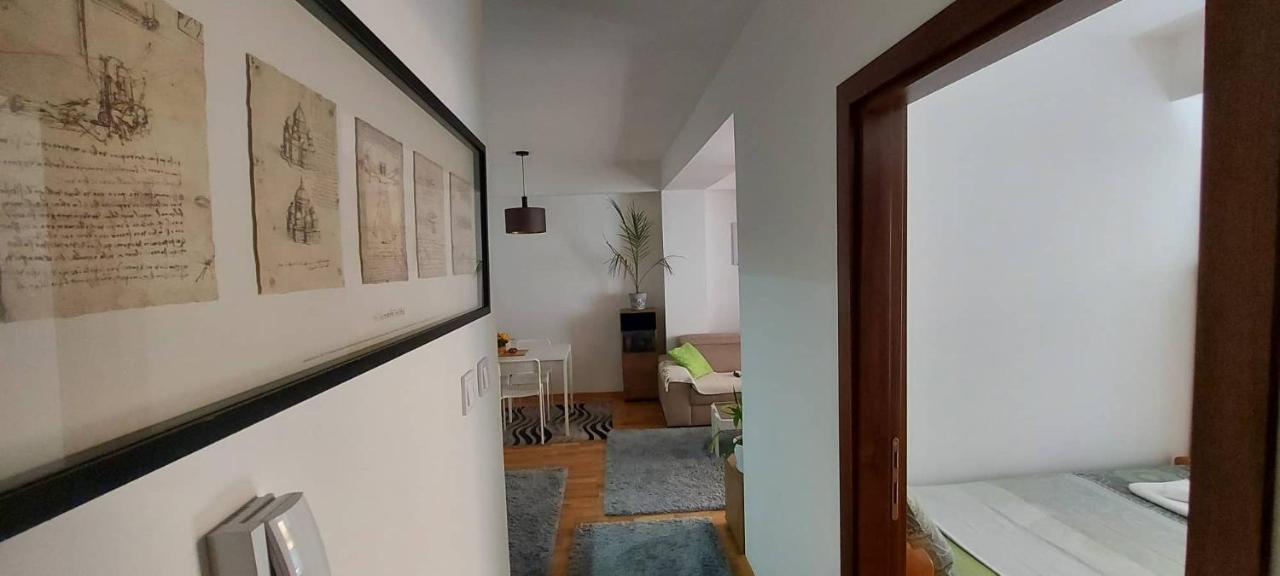 Ira'S 2 Bedroom Central Place With Private Parking Escópia Exterior foto