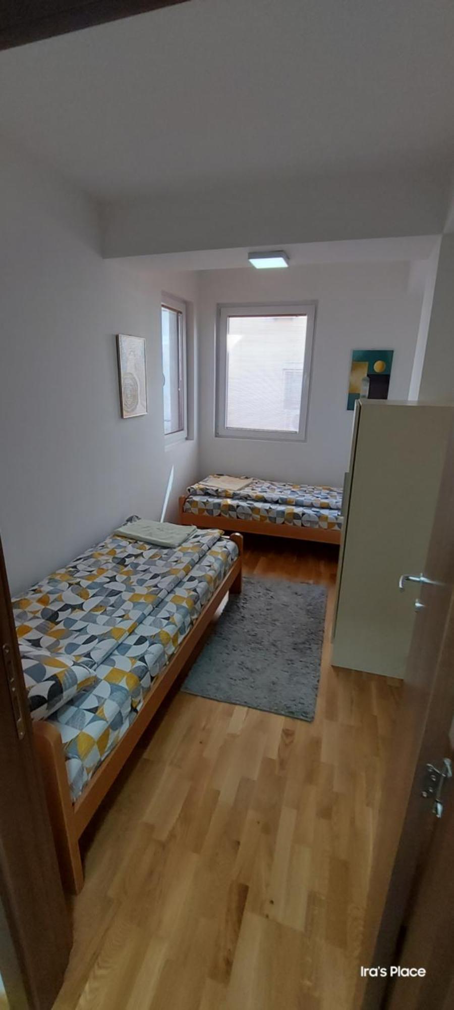 Ira'S 2 Bedroom Central Place With Private Parking Escópia Exterior foto
